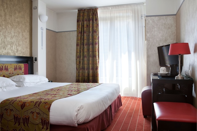 ホテル エッフェル セーヌ