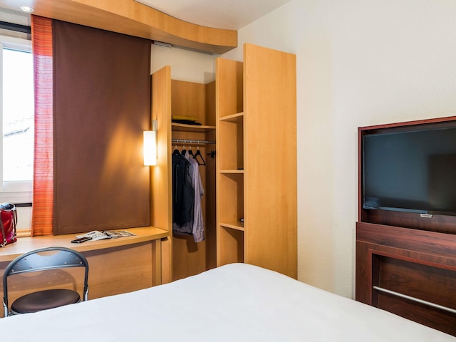 アイビス パリ ポン ドゥ シュレーヌ