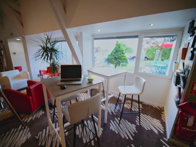 ホテル アイビス ヌムール