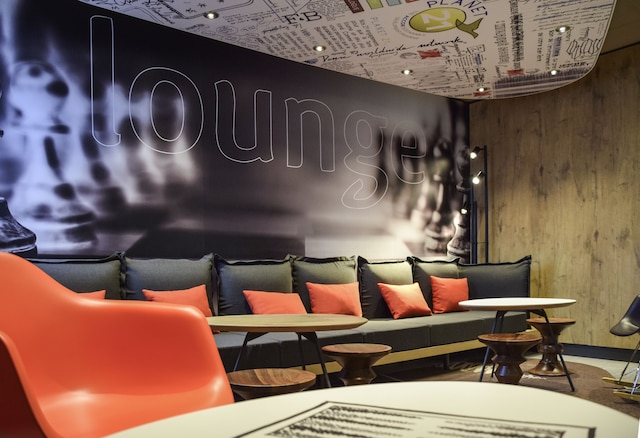 イビス サン ドニ スタッド ウエスト