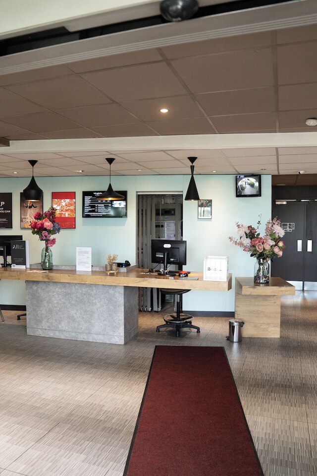 イビス サン ドニ スタッド ウエスト