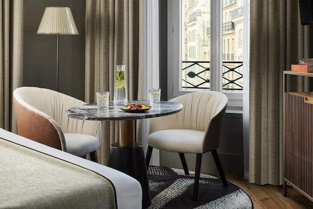 NH コレクション パリ ポンチュー シャンゼリゼ