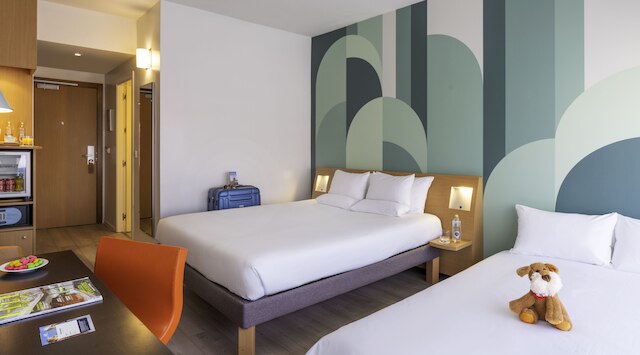 ノボテル マドリッド カンポ デ ラス ナシオネス