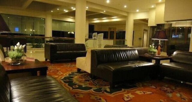 パークシティ エバリー ホテル ミリ