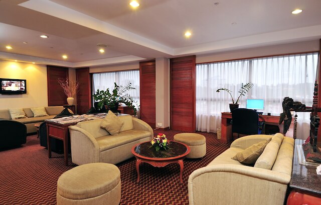 パークシティ エバリー ホテル ミリ