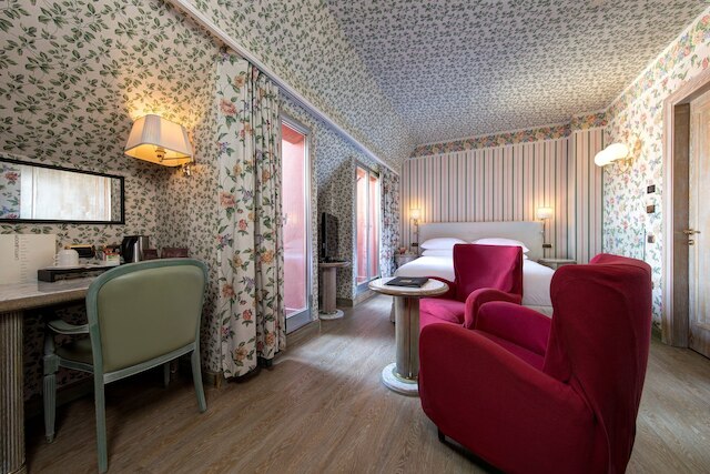 ホテル キャピトル