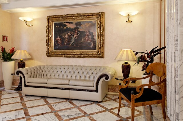 ホテル キャピトル