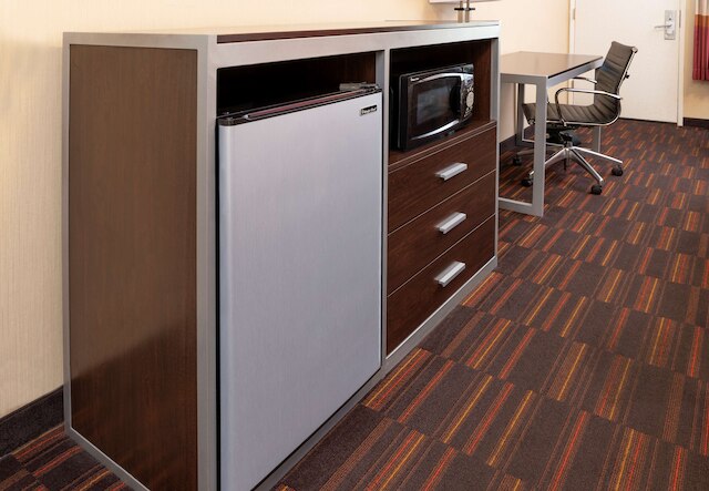 ベスト ウエスタン プラス ラッフルズ イン & スイーツ