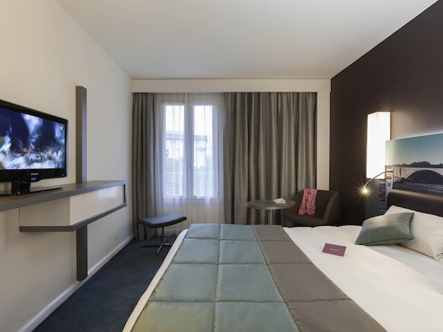 メルキュール ポン ダヴィニョン サントル