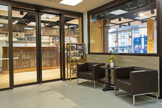 ホテル コンチネンタル