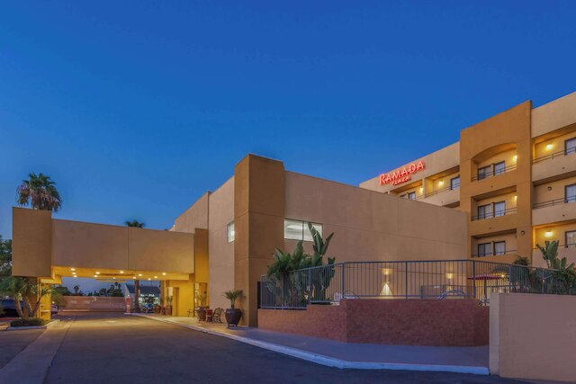 ラマダ プラザ バイ ウィンダム ガーデン グローブ / アナハイム サウス