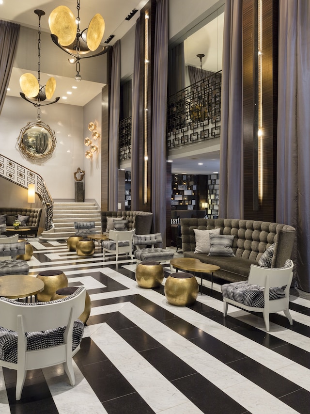 エンパイア ホテル