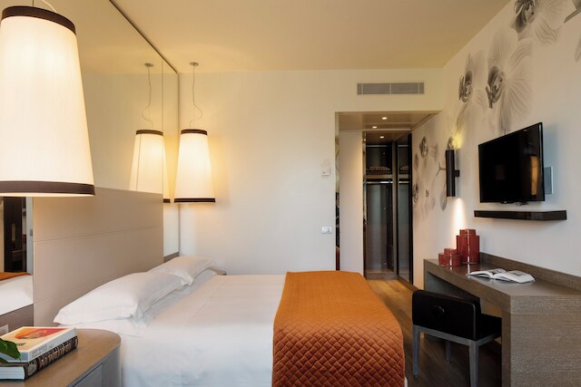 スターホテルズ E.c.ho.