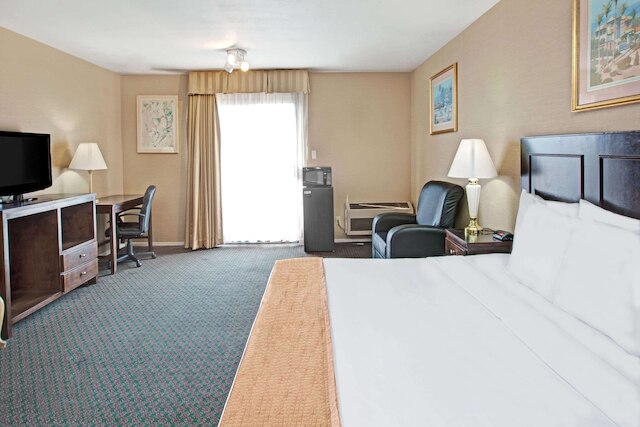 ハワード ジョンソン バイ ウィンダム トーランス