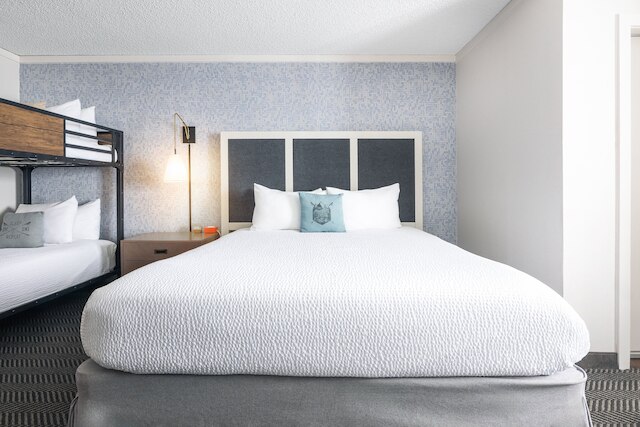 グラビティ ハウス スチームボート