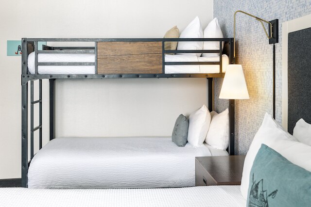 グラビティ ハウス スチームボート