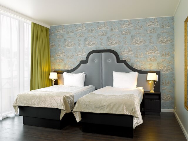 トーン ホテル ブリストル ステファニー