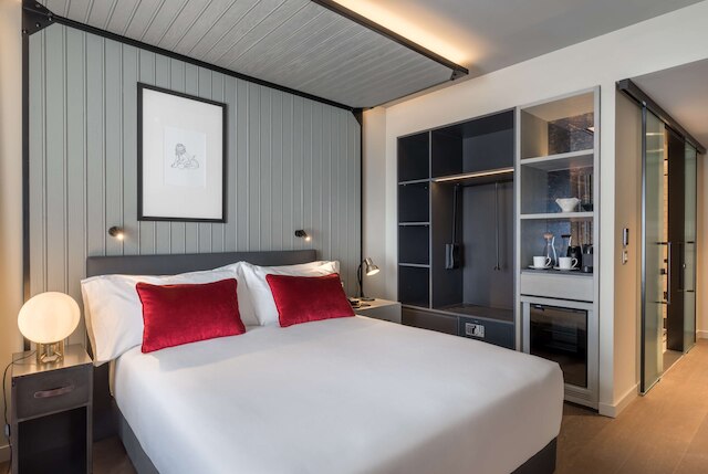 キャノピ バイ ヒルトン マドリード カステリャーナ