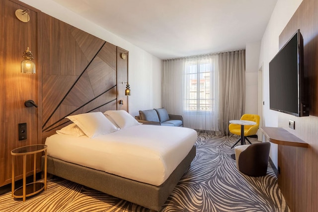 オテル アポリネル ニース