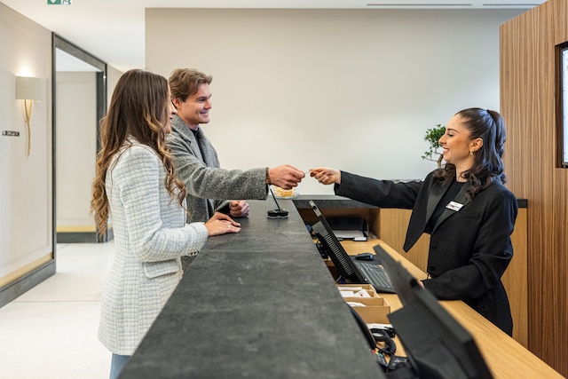 オテル アポリネル ニース