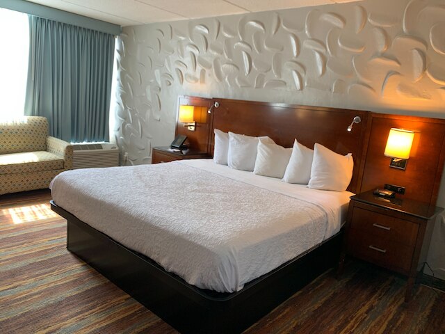 オールバニ空港イン