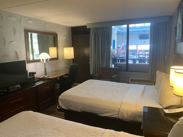 オールバニ空港イン