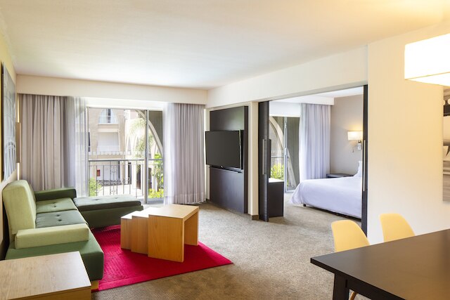 フィエスタ イン シウダッド デ メキシコ アエロプエルト