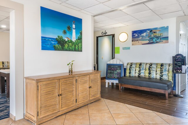 トロピカル ウィンズ オーシャンフロント ホテル