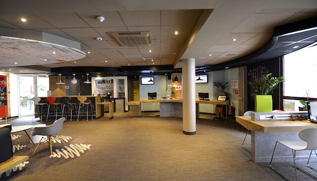 アイビス シャトー ドゥ フォンテンブロー