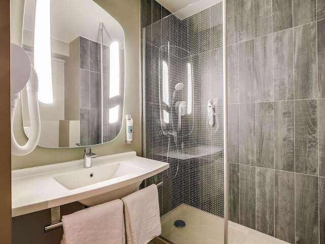 アイビス シャトー ドゥ フォンテンブロー