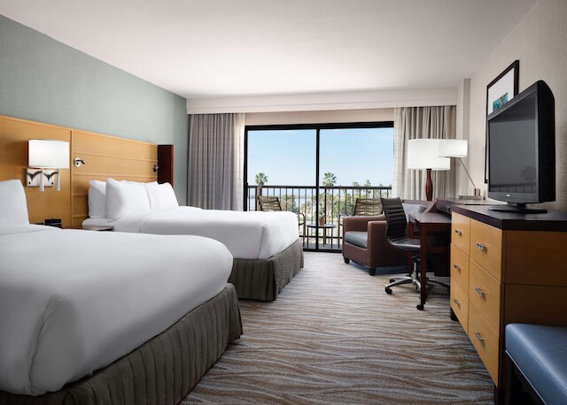 ソネスタ レドンド ビーチ & マリーナ