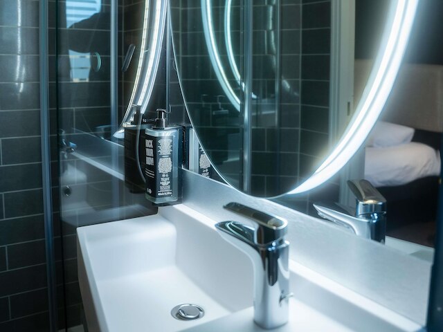 イビス ニース サントル ガール