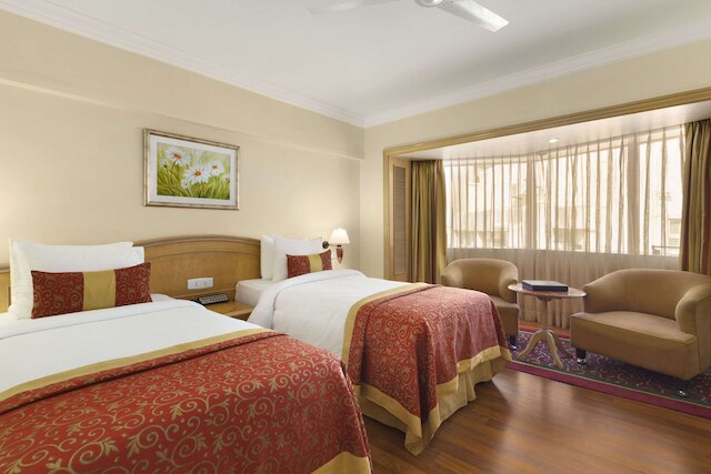 ラマダ プラザ パーム グローヴ