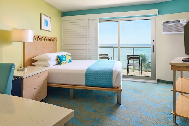 アストン ワイキキ サークル ホテル