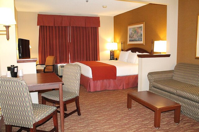 オーバーン プレイス ホテル & スイーツ - パドゥーカ