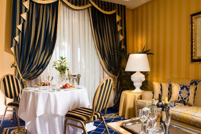 ロイヤル オリンピック ホテル