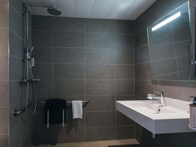 ホテル メルキュール パリ ラ デファンス