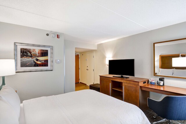 ハンプトン イン アルバニー ウルフ ロード (エアポート)