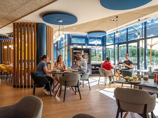 ノボテル ラ ロシェル サントル