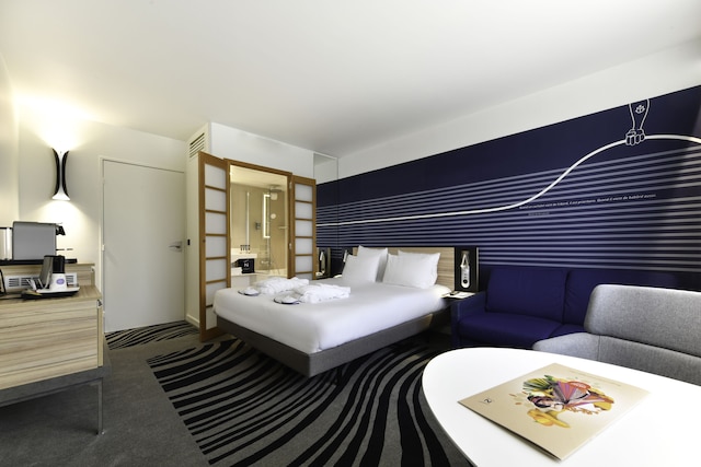 ノボテル ラ ロシェル サントル