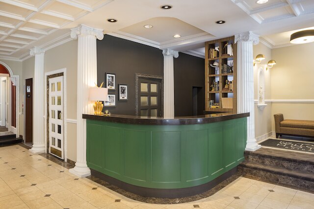 ザ ウィローズ ホテル