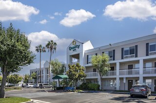 クオリティ イン プラセンシア アナハイム フラートン