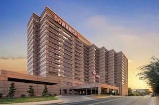 ダウンライト・オースティン、ルネッサンスホテル