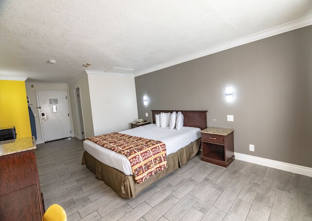 ホスピタリティ・イン・サン・ベルナルディノ / レッドランズ