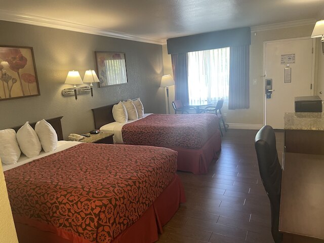 ホスピタリティ・イン・サン・ベルナルディノ / レッドランズ