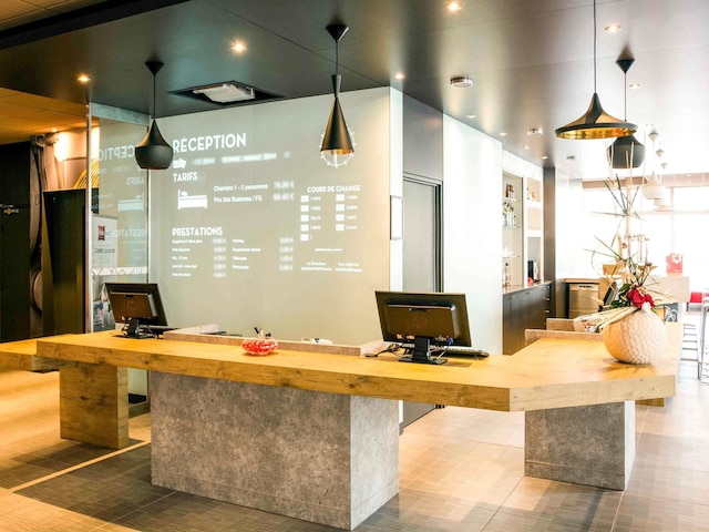 イビス バイヨンヌ センター