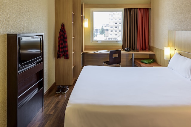 イビス バイヨンヌ センター