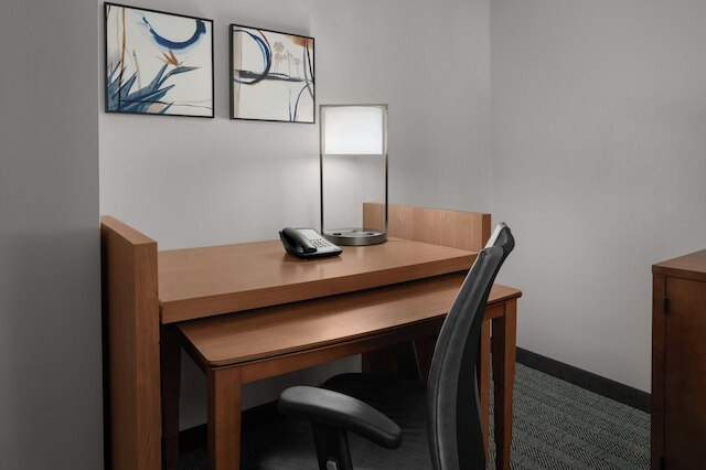 コートヤード バイ マリオット サイプレス アナハイム / オレンジ カウンティ