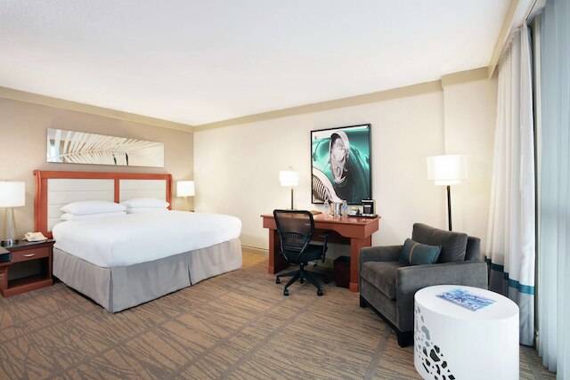 ダブルツリー バイ ヒルトン ホテル マイアミ エアポート & コンベンション センター