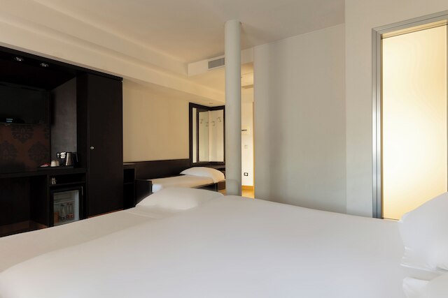 ホテル ロイヤル カセルタ